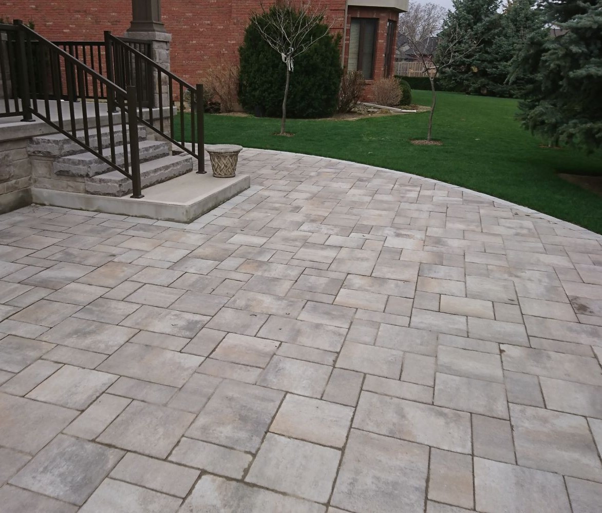 custom hardscapes & landscapes that add value